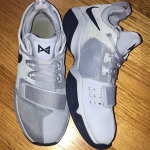 Nike Basketball Shoes Paul George, Grey 7y